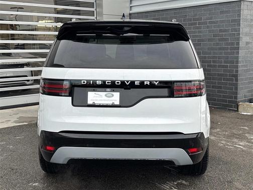 2026 Land Rover Discovery Tempest Edition