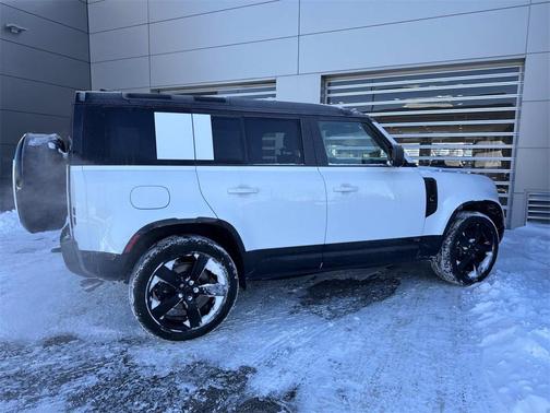 2026 Land Rover Defender 110 V8