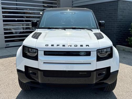 2023 Land Rover Defender 130 X-Dynamic SE