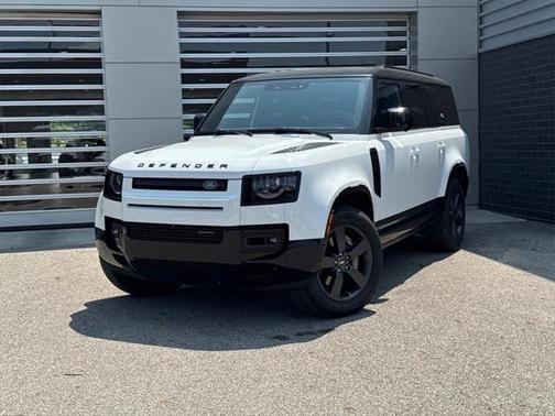 2023 Land Rover Defender 130 X-Dynamic SE