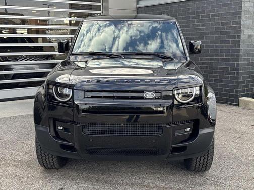 Santorini Black Metallic 2026 Land Rover Defender P300 S