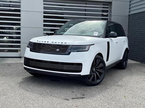 2025 Land Rover Range Rover P615 SV