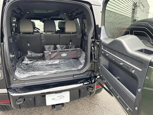 2026 Land Rover Defender P400 X-Dynamic SE