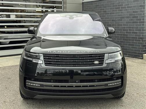 2023 Land Rover Range Rover P530 SE