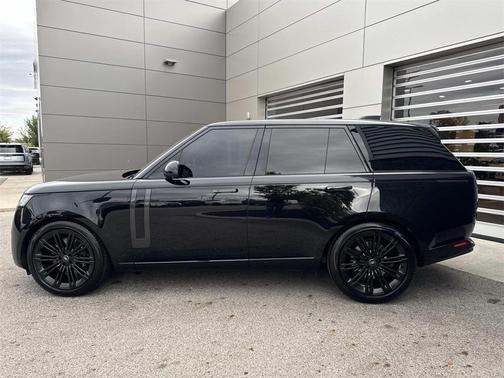 2023 Land Rover Range Rover P530 SE