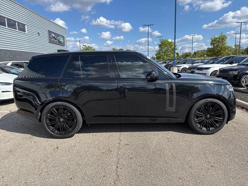 2023 Land Rover Range Rover P530 SE
