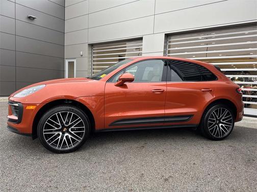 2024 Porsche Macan Base
