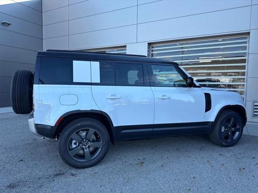 2025 Land Rover Defender 110 P300