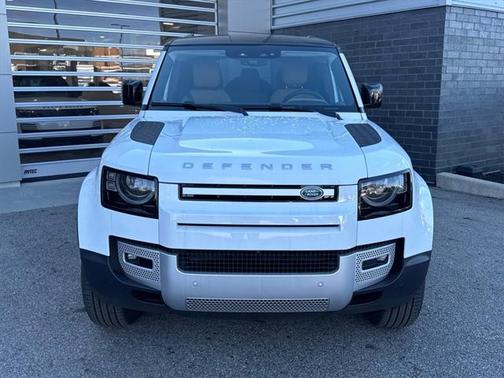 2025 Land Rover Defender 110 P300