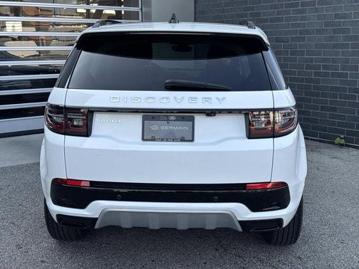Fuji White 2025 Land Rover Discovery Sport S