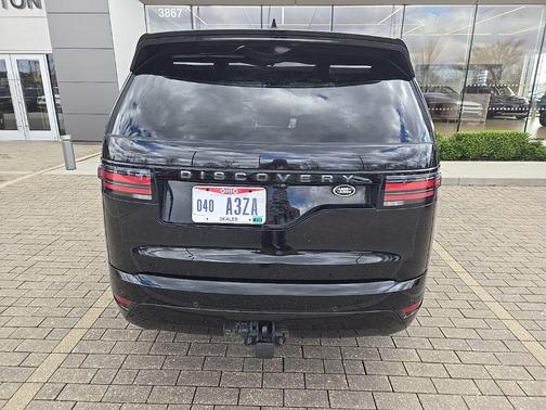 2023 Land Rover Discovery P300 S R-Dynamic
