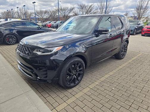 2023 Land Rover Discovery P300 S R-Dynamic