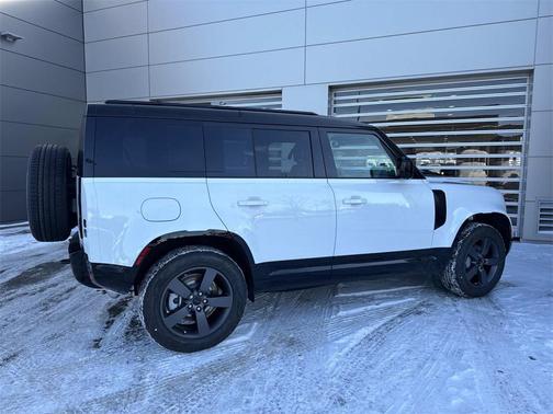 2026 Land Rover Defender X-Dynamic SE