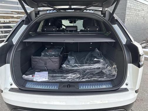 2026 Land Rover Range Rover Velar P250 SE R-Dynamic