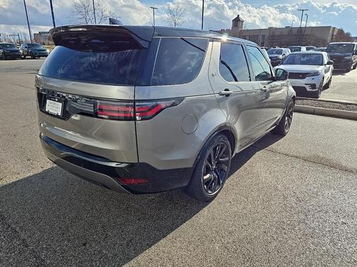 2025 Land Rover Discovery P360 Dynamic SE