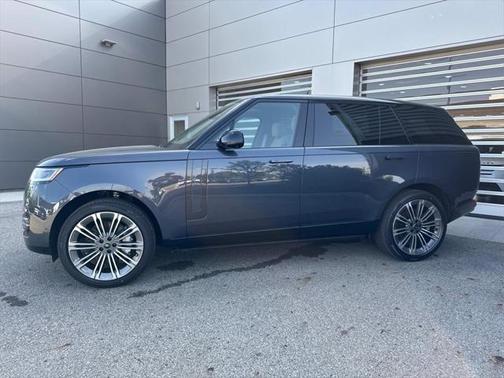 2025 Land Rover Range Rover P530 SE 7 Seat