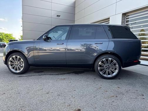 2025 Land Rover Range Rover P530 SE 7 Seat
