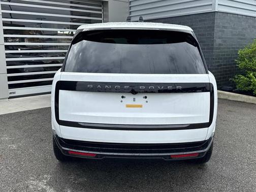 2025 Land Rover Range Rover P550e SE