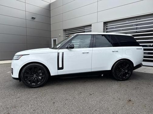 2025 Land Rover Range Rover P550e SE