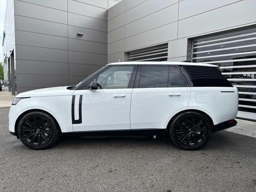2025 Land Rover Range Rover P550e SE