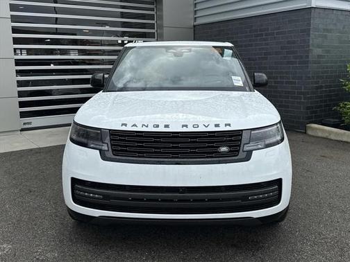 2025 Land Rover Range Rover P550e SE