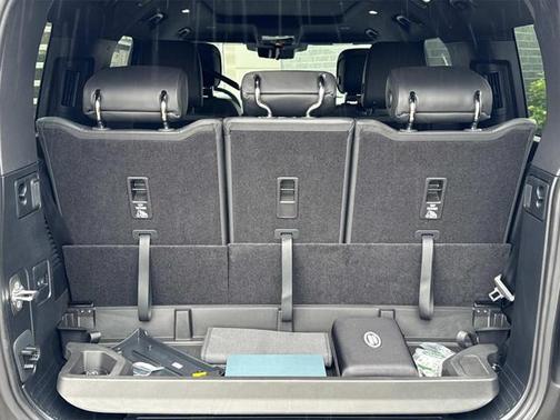 2025 Land Rover Defender 130 P400 X-Dynamic SE