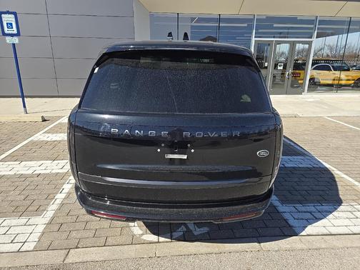 2023 Land Rover Range Rover P530 SE