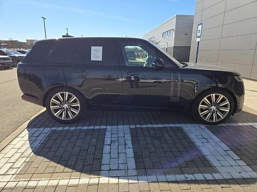 2023 Land Rover Range Rover P530 SE
