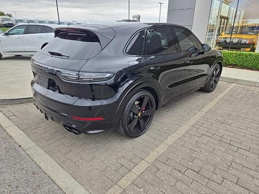 2022 Porsche Cayenne GTS