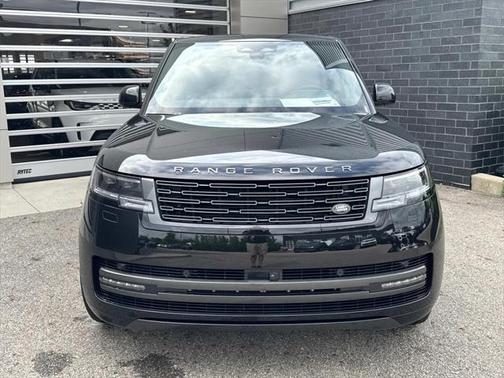 2025 Land Rover Range Rover P550e SE