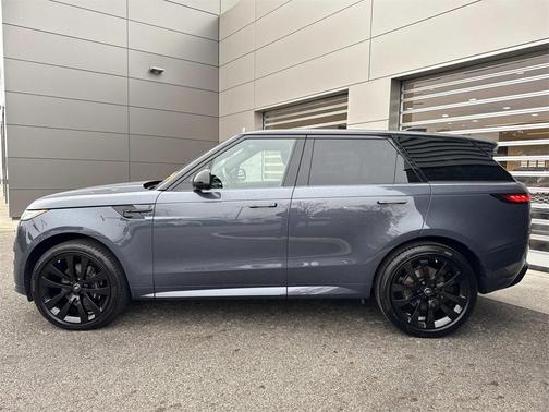 2025 Land Rover Range Rover Sport SE