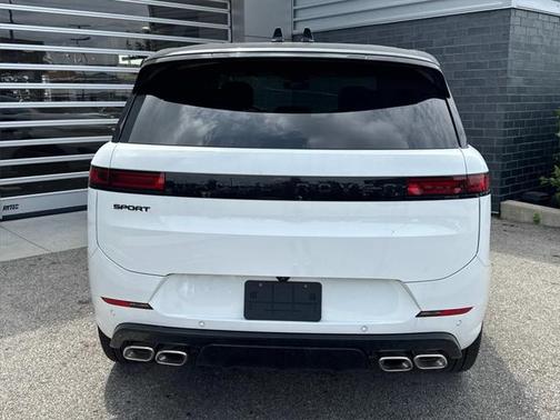 2025 Land Rover Range Rover Sport SE