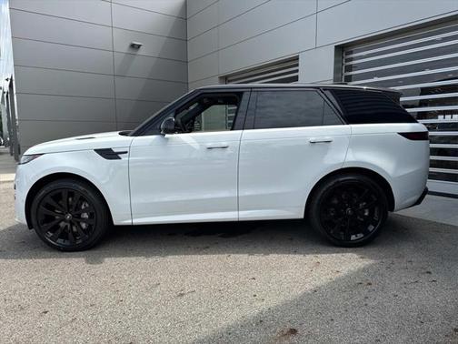 2025 Land Rover Range Rover Sport SE