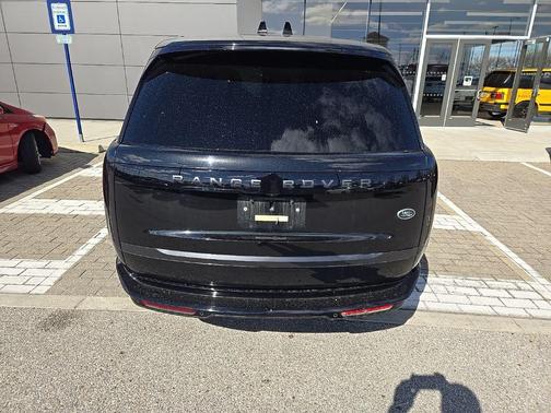 Santorini Black Metallic 2023 Land Rover Range Rover P400 SE