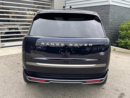 2023 Land Rover Range Rover P530 SE