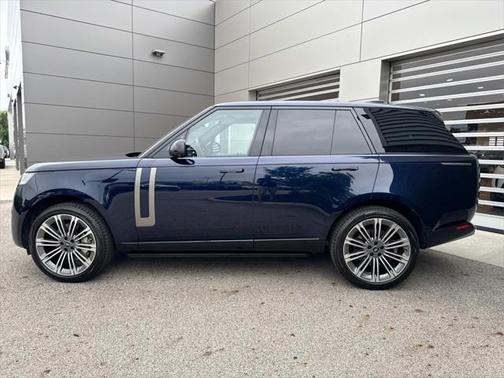 2023 Land Rover Range Rover P530 SE