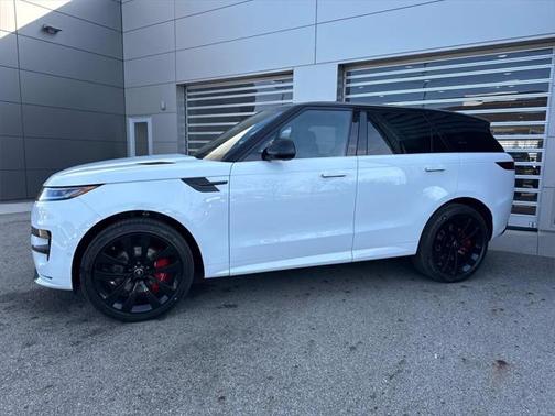 2025 Land Rover Range Rover Sport SE