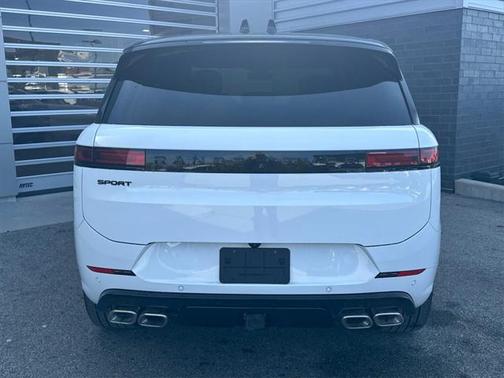 2025 Land Rover Range Rover Sport SE