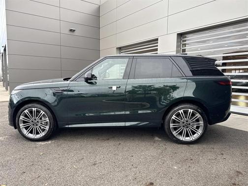 2025 Land Rover Range Rover Sport SE