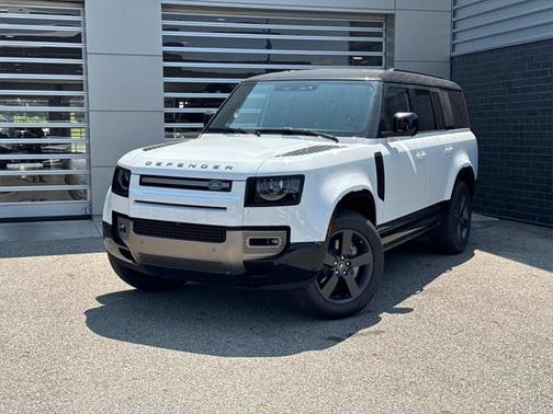 2025 Land Rover Defender 130 P400 X-Dynamic SE