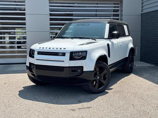 2025 Land Rover Defender 110 V8