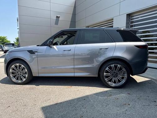 2025 Land Rover Range Rover Sport SE