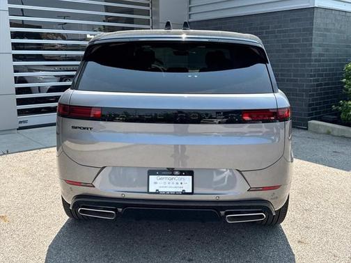2025 Land Rover Range Rover Sport SE