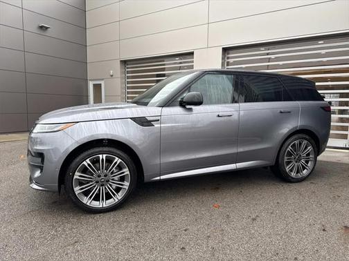 2025 Land Rover Range Rover Sport SE
