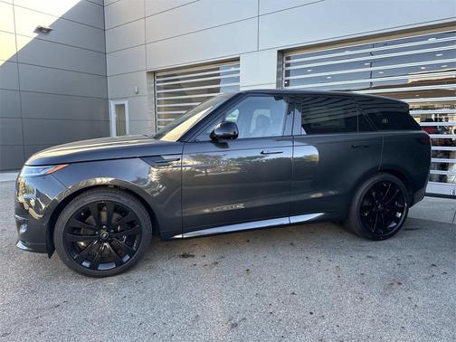 2025 Land Rover Range Rover Sport SE