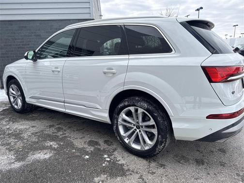 2025 Audi Q7 55 Premium Plus