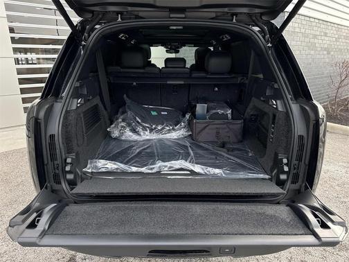 2026 Land Rover Range Rover P530 SE 7 Seat