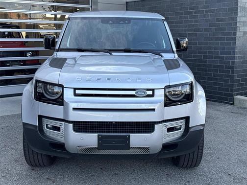 2024 Land Rover Defender 110 P500 SE