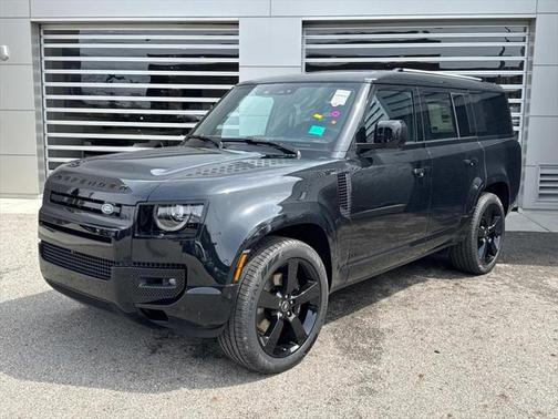 2025 Land Rover Defender V8