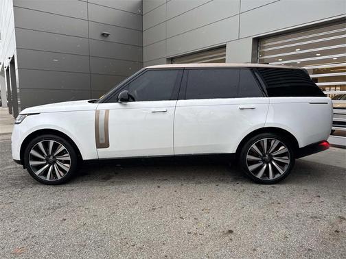 2023 Land Rover Range Rover SV